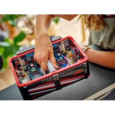 Конструктор LEGO City Гараж F1 та автомобілі Mercedes-AMG і Alpine (60444) Вінниця