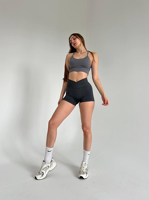 Жіночі спортивні шорти push up (пуш ап)  Fit для фітнесу та тренувань облягаючі з V-подібним поясом сірі Одеса - фото 8