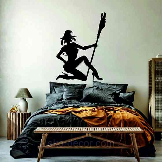 Декоративное настенное Панно «Девушка с метлой», Декор на стену 110*79 см, Черный Киев