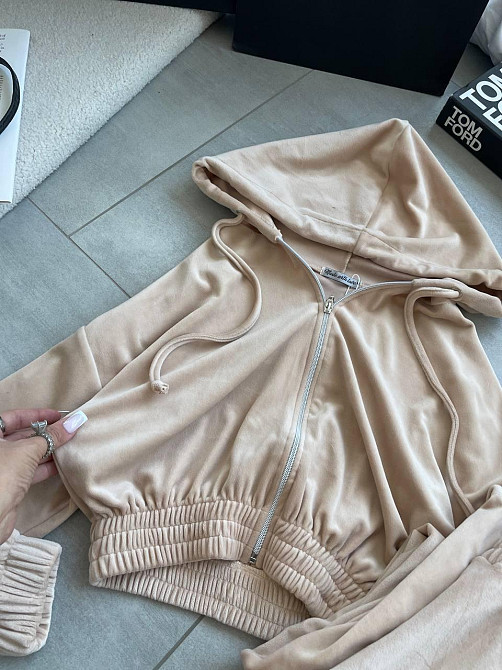 Женский прогулочный оверсайз костюм двойка: кофта и штаны турецкий велюр. Бежевый Одесса - изображение 7