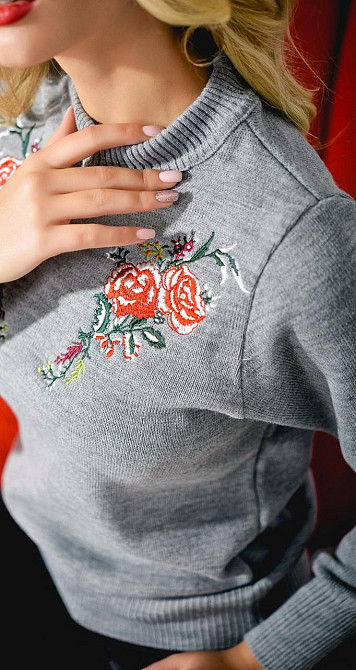 Гарний светр із вишивкою (42-44) Київ - фото 2