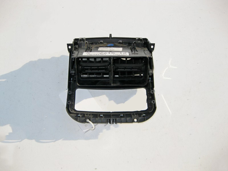 Mercedes-Benz  A2198310360 Вентиляційний дефлектор у центральну консоль для задніх пасажирів CLS C219 Одесса - изображение 2