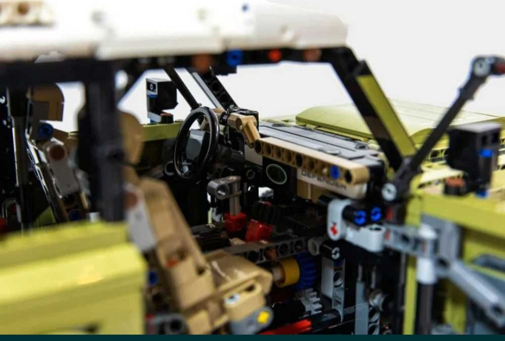 Конструктор машинки Technic Land Rover Defenderр 2573 детализ масштабное 1:10 Ленд Ровер Дефендер Киев - изображение 4