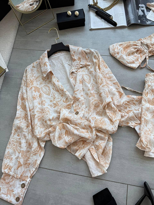 Жіночий літній принтований костюм четверка: хустка, кроп-топ, сорочка та шорти штапель/софт Беж Одеса - фото 4