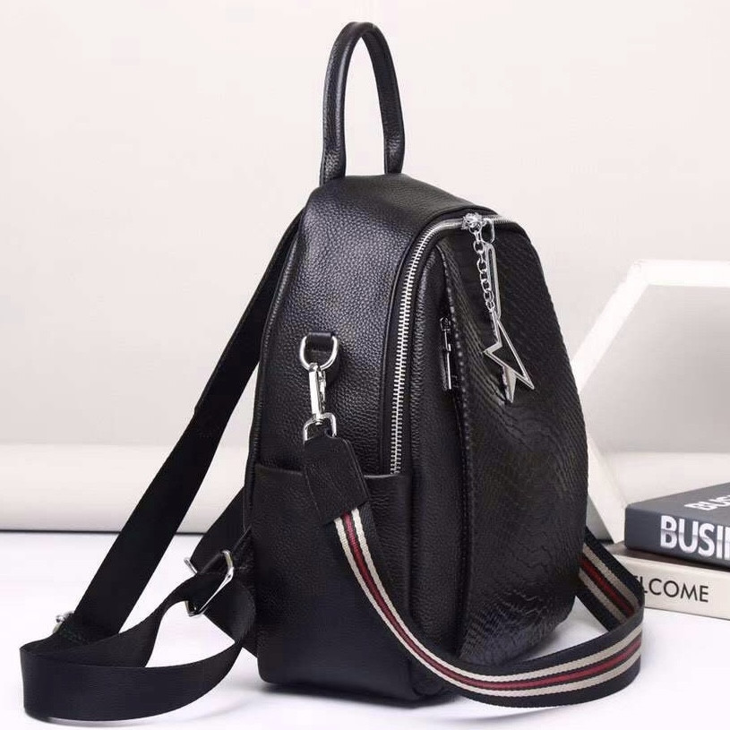 Жіночий рюкзак шкіряний міський з ременцем 23х30х11, сумка на спину для навчання, чорна Кам'янське - фото 2