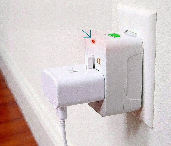 Універсальний туристичний адаптер для розеток різних країн Київ - фото 8