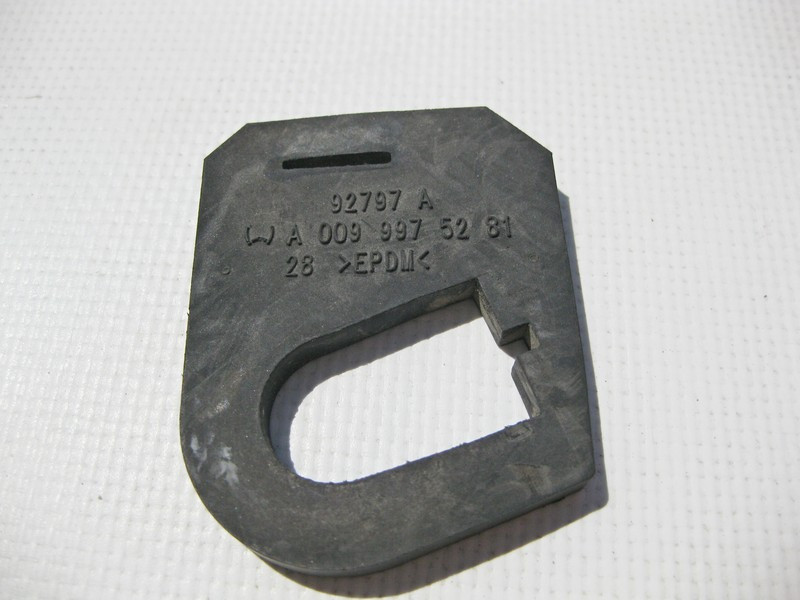 Mercedes-Benz  A0099975281 Гумова опора паливного насоса додаткового підігрівача S-Class W220 CL C215 Одесса - изображение 4