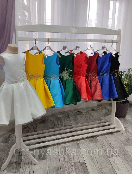 Детские нарядные платья разные цвета Кривой Рог - изображение 1