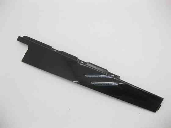 VAG  4M0839902 Вертикальна накладка на задніх правих дверях спереду Одеса