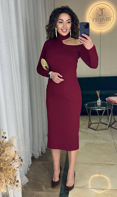 Женское облегающее платье с привлекательным разрезом плотный рубчик резинка Марсал, 50/52 Одесса - изображение 1