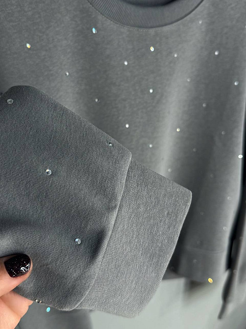 Світшот жіночий W 2950 oversize з розсипом камінців, сірий, one size Київ - фото 18