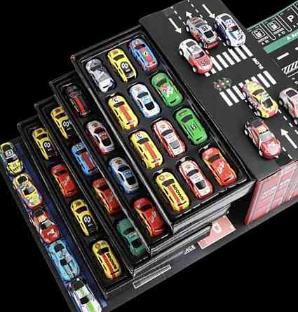 Подарочный набор гоночных машинок для детей 48 шт в контейнере. Харьков