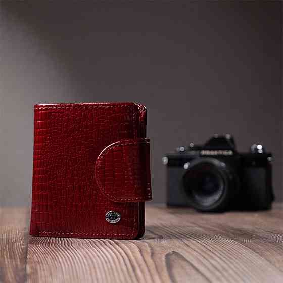 Лакированный кошелек для женщин среднего размера из натуральной кожи ST Leather 22685 Красный Киев