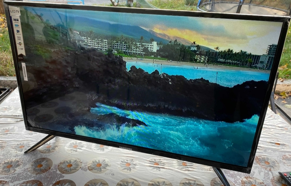 Телевизор: Samsung 42