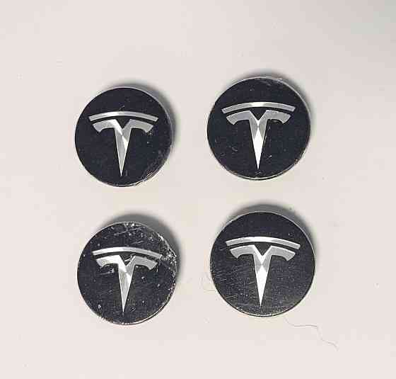 Центральна заглушка з логотипом в колесний диск Tesla (Б клас) Луцк
