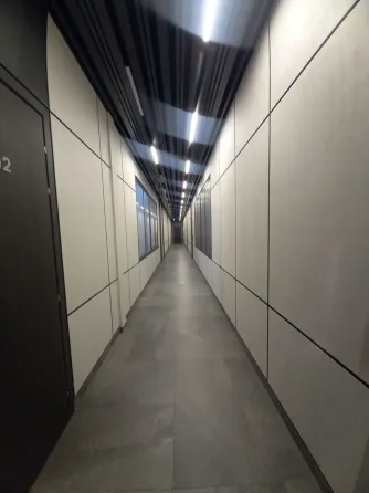 Офіс з гарним ремонтом, 4 поверх Самий центр міста (вул Шевченка) Зручне планування, просторі кімнати (див. план), свій туалет і комірки Можливість до Дніпро