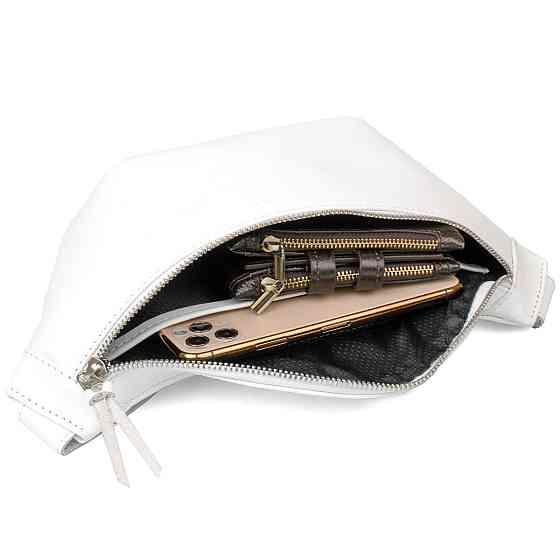 Стильная кожаная сумка на пояс GRANDE PELLE 11356 Белый Киев