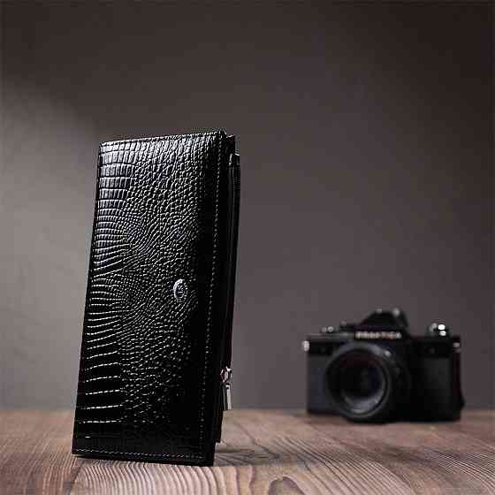 Лакований тонкий гаманець з фактурою під рептилію з натуральної шкіри ST Leather 22716 Чорний Київ