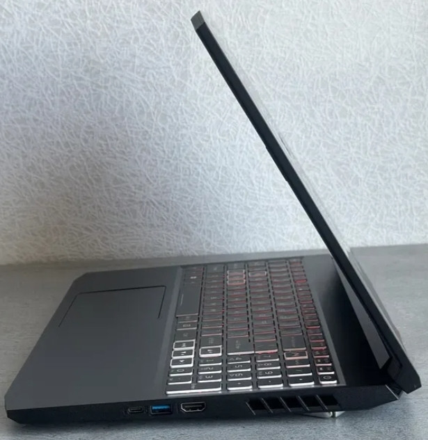 Ноутбук: ASER NITRO 5 (15.6