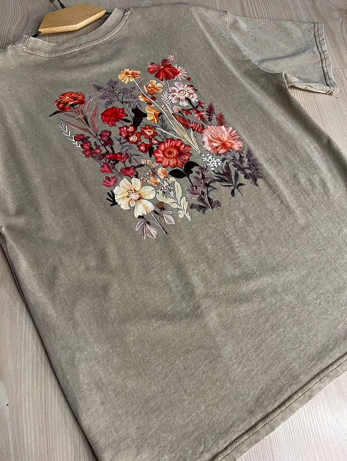 Футболка жіноча A-N 27005 тай-дай варена з квітковим принтом на спині, бежевий, one size Київ - фото 15