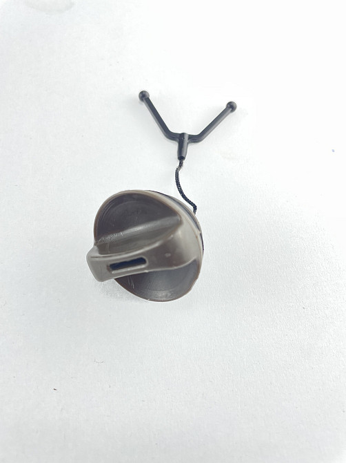 Крышка бака топливного бензопила Hus 350 Мукачево - изображение 1