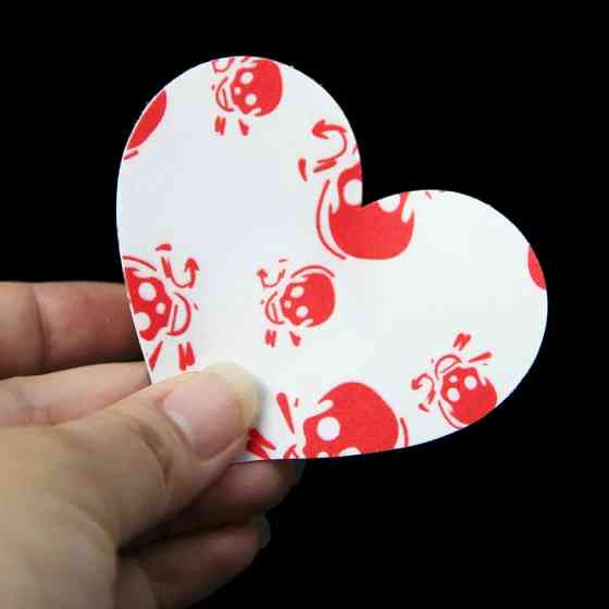 Стікіні на груди Сердечка с черепами 8 см біло-червоний Київ