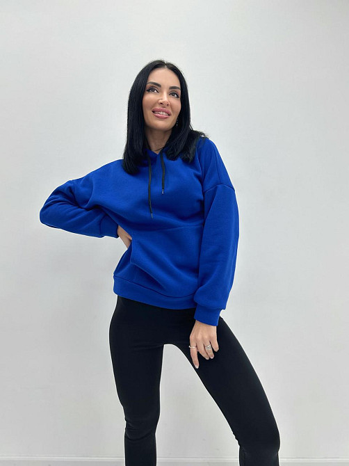 Однотонный батник с капюшоном 