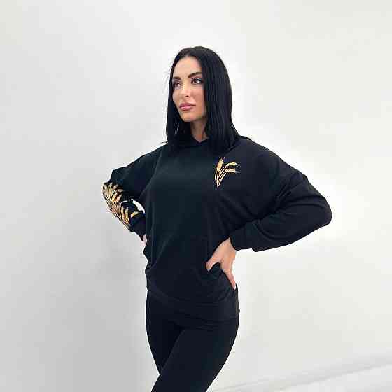 Демисезонный женский худи с принтом 