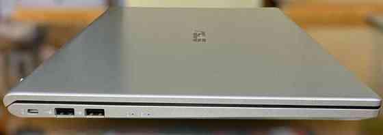 Ноутбук: ASUS Vivobook X712DAP 17.3FHD / Ryan 3 3250U / 8Gb./ SSD256 / Vega3. Киев