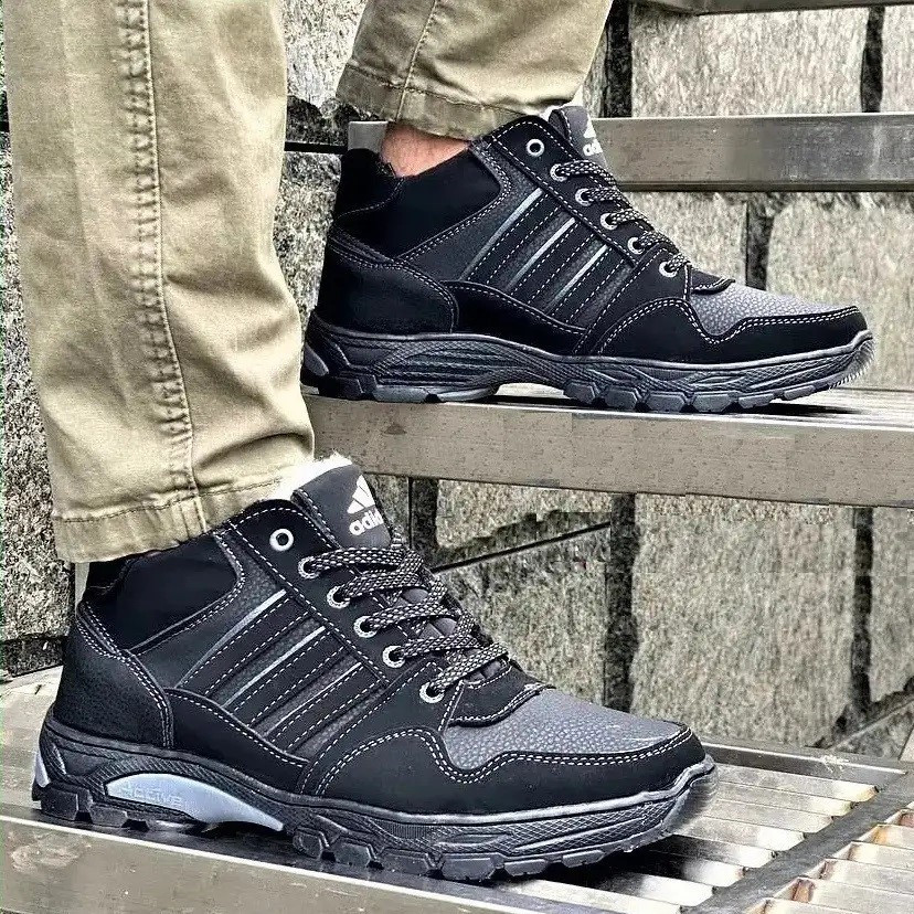 Зимові високі Кросівки Adidas Чоловічі з Мехом Чорні Адідас (розміри: 40,41,42) Відео Огляд Дніпро - фото 2