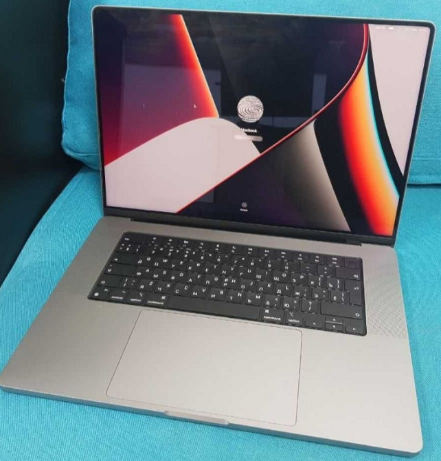 Ноутбук: MacBook Pro 16