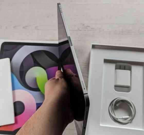 Планшет: iPad Air 4 64Gb. Wi-Fi / LTE. Київ