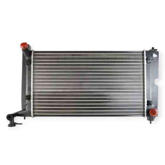 Радиатор охлаждения двигателя автомобиль Тойота Avensis, Corolla 1.4-1.8 (01-09) Мукачево