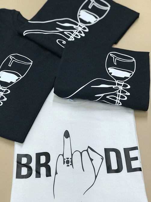 Футболки на девичник  для невесты и ее подружек -  