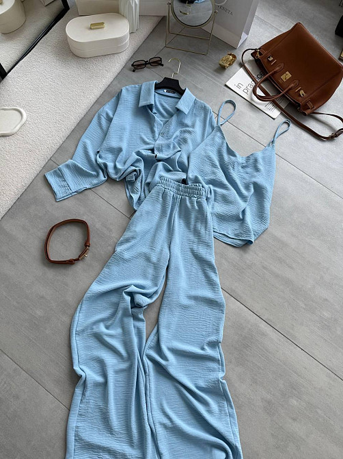 Жіночий легкий прогулянковий костюм-трійка: сорочка майка та штани креп жатка Блакитний, 48/50 Одеса - фото 1