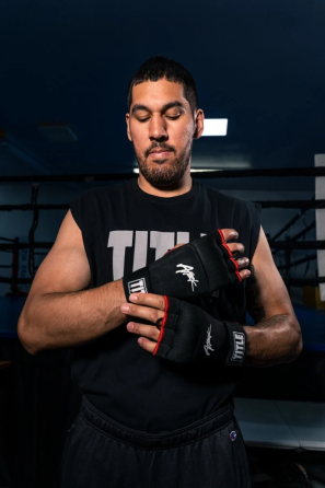 Бинти-рукавиці TITLE Boxing Attack Nitro з гелевими подушечками Чорні XL Каменское