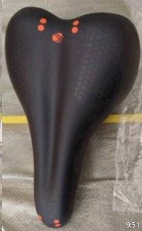 Сідло велосипедне (чорне з декором) Мукачево - фото 1