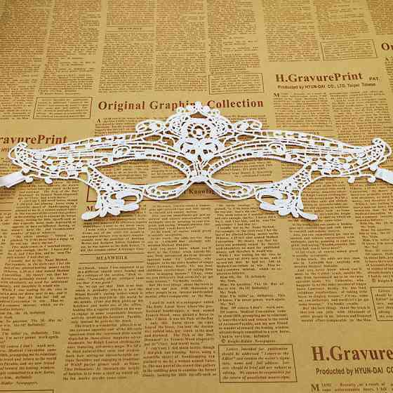 Маска на карнавал 22 на 11 см білий Київ