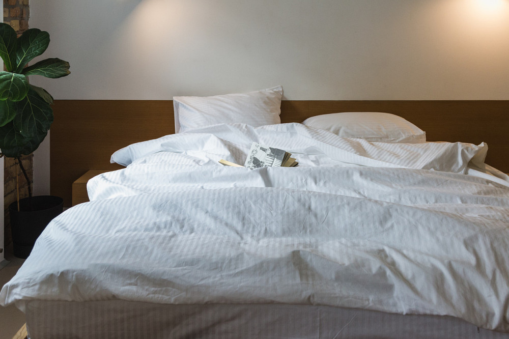 Ecotton Комплект постільної білизни Ecotton Євро 210х220 см готельний із Страйп-сатину білий по Коломия - фото 1