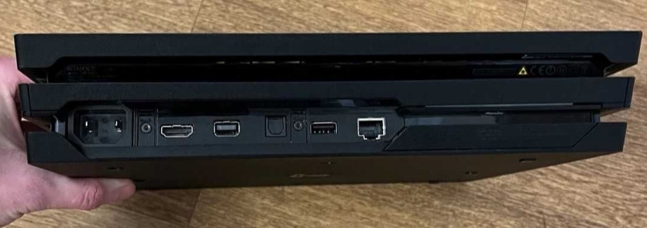Приставка Sony PlayStation 4 Pro 1 TB Два джойстики. Харків - фото 1