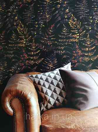 Шпалери флізелінові еко Decoprint Essentials EE22544 листя папороті коричневі, чорні бузкові на чорному Київ