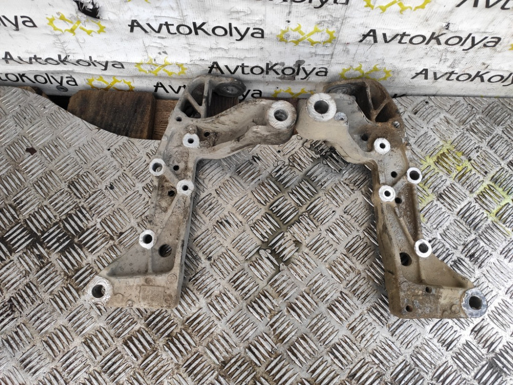 Кронштейн кріплення передньої балки / підрамника VW Caddy 2004-2015 Ковель - изображение 1