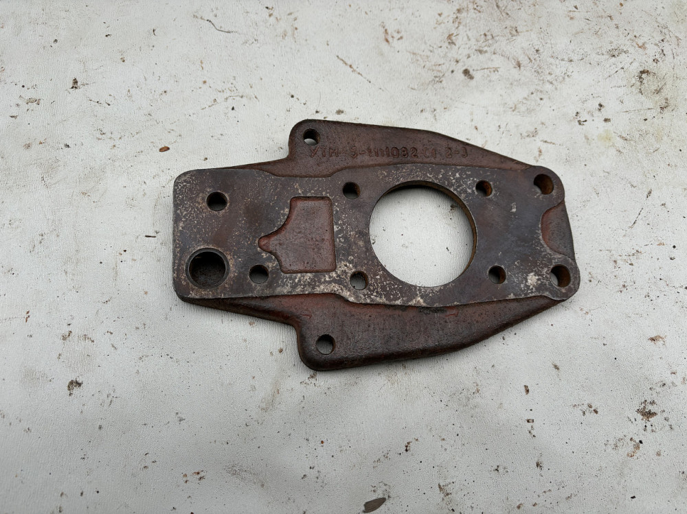 Плита крепления топливного насоса МТЗ (старого образца) 4УТНМ-1111-82. Харьков - изображение 1