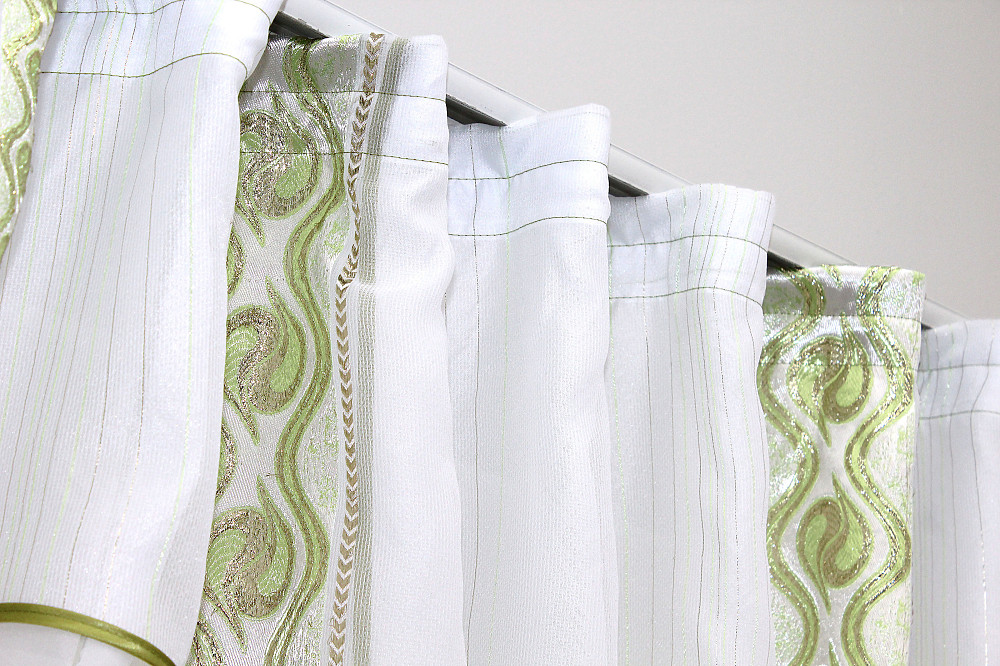 Кухонные шторы VR-Textil № 085к с ламбрекеном и подхватами белый с салатовым 300х170 см (59-788) Киев - изображение 5