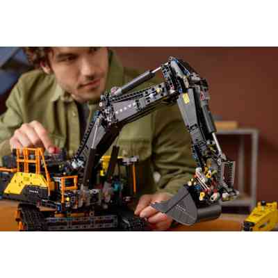 Конструктор LEGO Technic Екскаватор Volvo EC500 Hybrid (42215) Вінниця