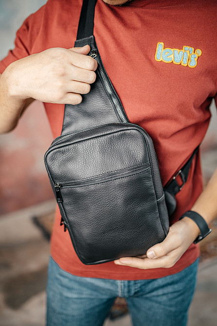 Мужской черный слинг, Сумка на грудь из натуральной кожи, Кожаная вместительная черная сумкаMasterSem Киев - изображение 7