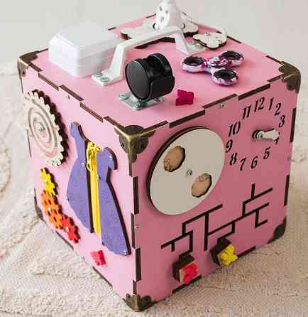 Маленький Бізікуб рожевий 23*23*23 Розвивальний куб для дівчинки Бізіборд Київ