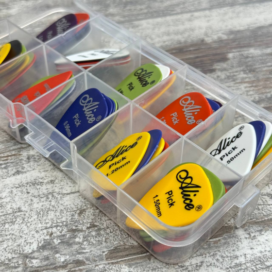 Универсальный комплект медиаторов для гитаристов Alice, набор 60 шт, нейлон, 0.58-1.5 мм в кейсе Киев