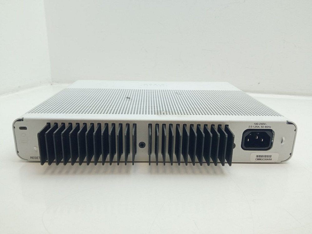 Комутатор керований Cisco Catalyst 2960-C Series PoE Switch WS-C2960C-8PC-L (Б клас) Луцьк - фото 3