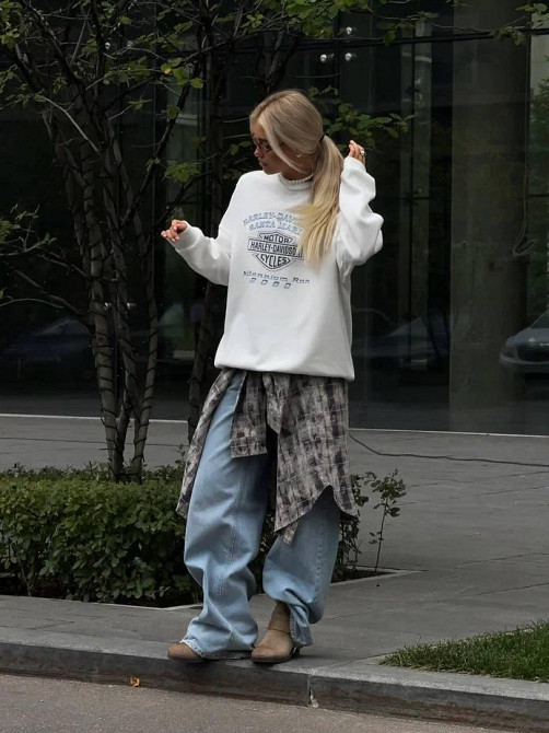 Женский теплый оверсайз свитшот с накатом трехнитка на флисе Белый Одесса - изображение 3